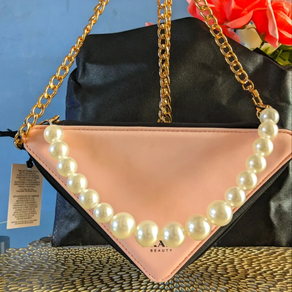 Prada - Picture 2 of 10
